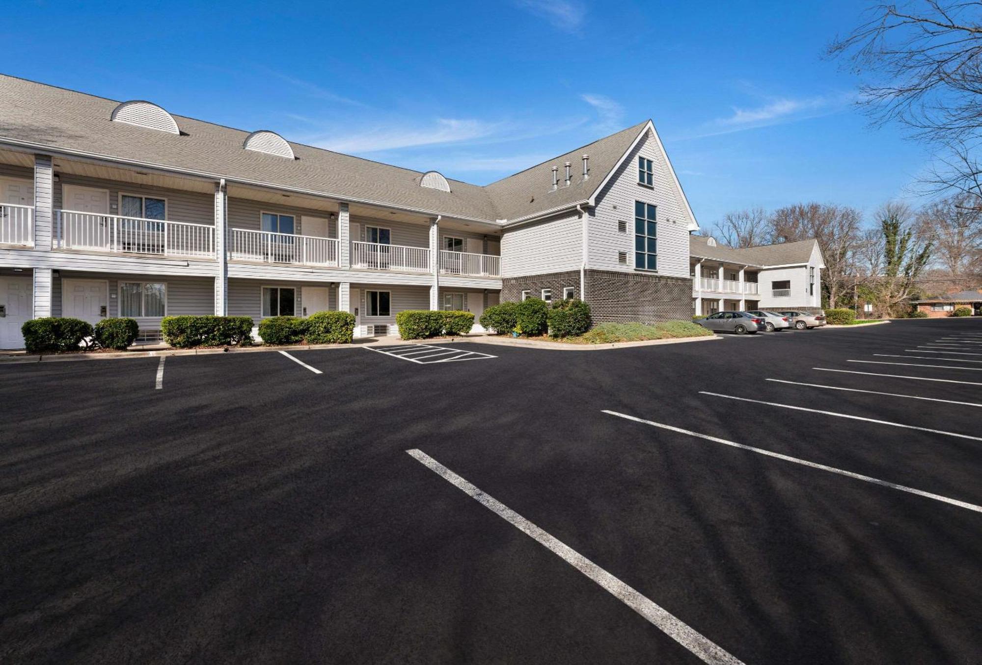 Rodeway Inn Charlotte Exterior foto